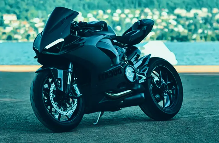 “Engineering Marvels: The Technology Behind Popular Luxury Motorcycles”